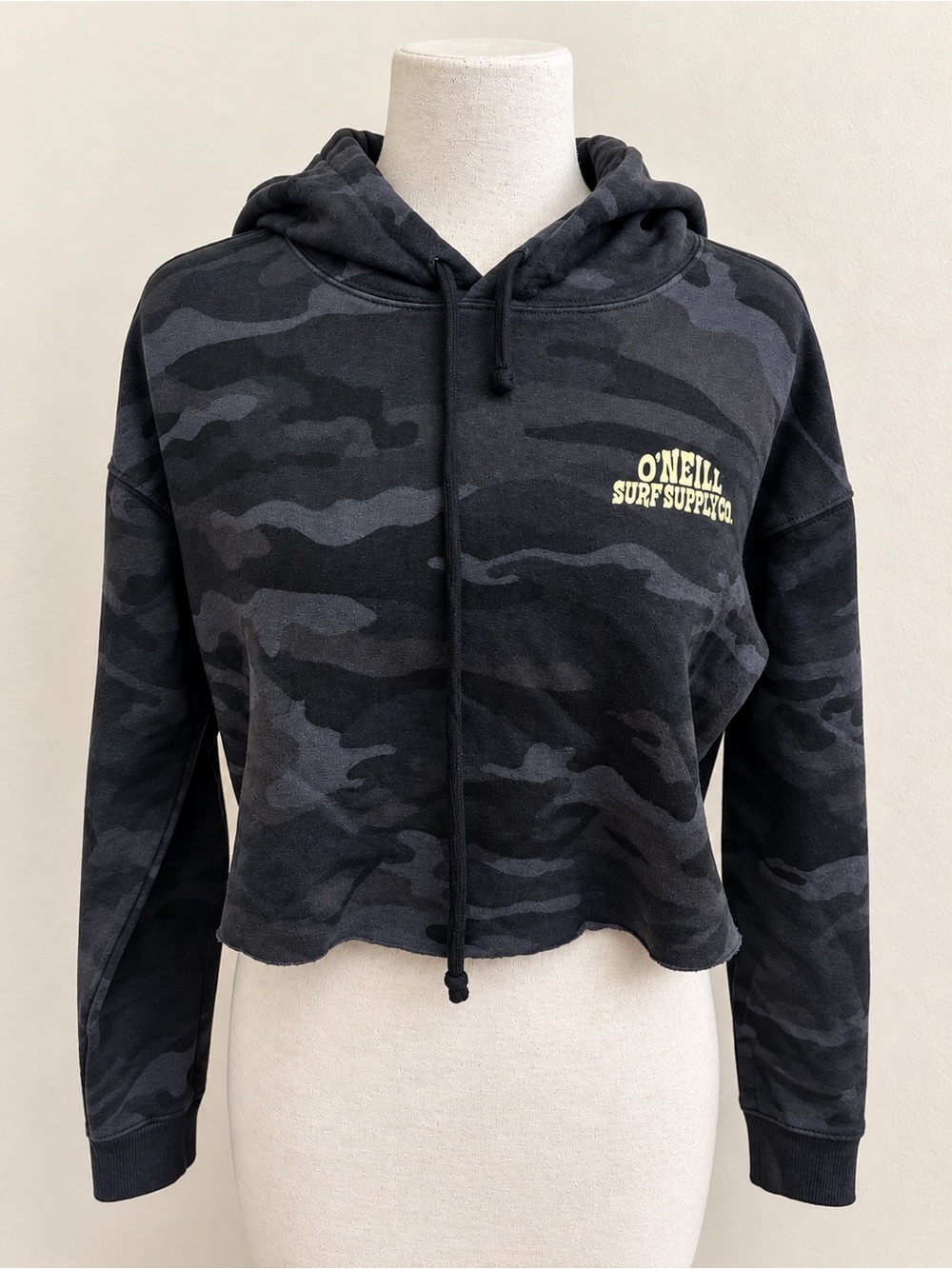 O'Neill Black & Charcoal Camouflage V-Neck Pullover Cropped Hoodie